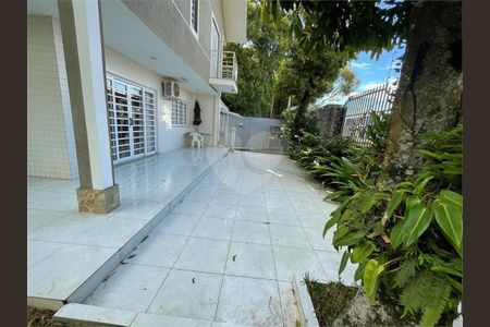 25_photo/94dce11365.120be8483c55fde9-ATLAS-aaec9cc8-3dca-42da-9d35-686b33fdf81f.jpg de casa de condomínio à venda com 3 quartos, 209m² em Santa Felicidade, Curitiba