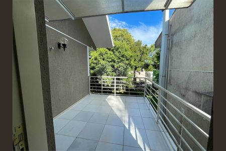 30_photo/94dce11365.120be8483c55fde9-ATLAS-c1d6509a-1c6e-4e8f-a64f-05f1bce47f2f.jpg de casa de condomínio à venda com 3 quartos, 209m² em Santa Felicidade, Curitiba