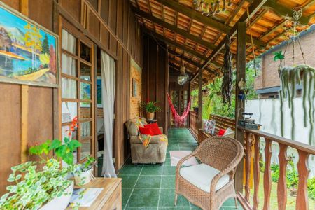 15_photo/94dce11695.9e992f38593ad451-ATLAS-acbbd2ae-e219-433c-a352-79f92772129a.jpg de casa à venda com 3 quartos, 250m² em São João, Curitiba