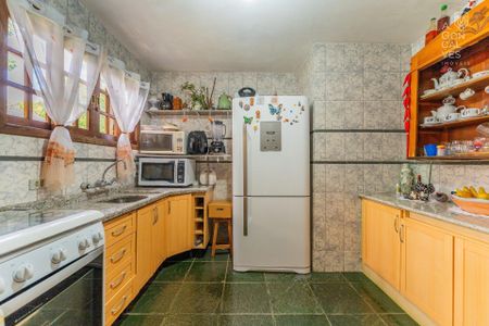 8_photo/94dce11695.9e992f38593ad451-ATLAS-cb7b36e3-ccee-45cb-be0f-670b7a592d77.jpg de casa à venda com 3 quartos, 250m² em São João, Curitiba