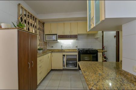 22_photo/94dce124eb.7aa09751b46c0c2b-ATLAS-82c30a23-1d06-4820-8bbe-b61e1e45ea94.jpg de casa à venda com 4 quartos, 334m² em Pilarzinho, Curitiba