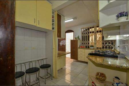 24_photo/94dce124eb.7aa09751b46c0c2b-ATLAS-d82a99e2-e830-4649-9855-119ee2b4488c.jpg de casa à venda com 4 quartos, 334m² em Pilarzinho, Curitiba