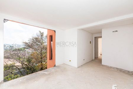 8_photo/94dce1264f.1bb529b01f5e602e-ATLAS-c4d568f4-8b4d-4b75-b366-90aee365e118.jpg de casa à venda com 3 quartos, 117m² em Pilarzinho, Curitiba