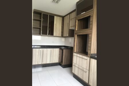 10_photo/94dce128cb.ad2cee766f91286f-ATLAS-2cf18b8a-3643-48eb-824d-19d8ea8451ab.jpg de casa à venda com 3 quartos, 198m² em Pilarzinho, Curitiba