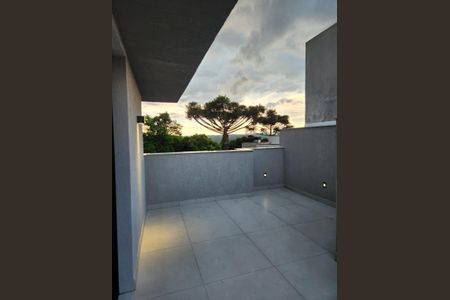 3_photo/94dce129b3.7cc5f6eb30674ee3-ATLAS-06bb9e8a-b52f-4c52-ad63-9bd16a1c9f97.jpg de casa à venda com 3 quartos, 166m² em Pilarzinho, Curitiba