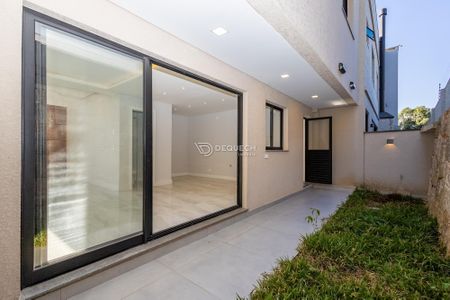 7_photo/94dce12b8d.b580468c48903c2c-ATLAS-33b699be-6f29-4039-88f5-97a83c2e69d0.jpg de casa à venda com 3 quartos, 166m² em Pilarzinho, Curitiba