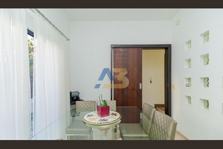 9_photo/94dce12fa9.f279df7ab7105e24-ATLAS-33e6d992-4b7b-4f06-8b19-db83f791afbe.jpg de casa à venda com 4 quartos, 270m² em Pilarzinho, Curitiba