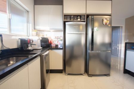 2_photo/94dce130d9.7954feb32d1ae247-ATLAS-0fc699c6-47ee-4ef4-9250-a94071d4324c.jpg de casa à venda com 4 quartos, 313m² em Pilarzinho, Curitiba