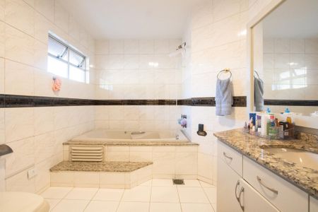 4_photo/94dce130d9.7954feb32d1ae247-ATLAS-11c671ec-25c2-45d9-b8f4-3f082cfb45ab.jpg de casa à venda com 4 quartos, 313m² em Pilarzinho, Curitiba