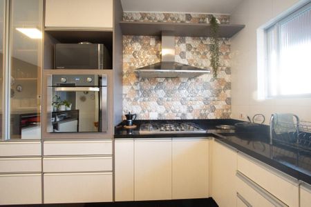 9_photo/94dce130d9.7954feb32d1ae247-ATLAS-31f10ec1-2b9d-4972-8eb2-c355ad02aea7.jpg de casa à venda com 4 quartos, 313m² em Pilarzinho, Curitiba