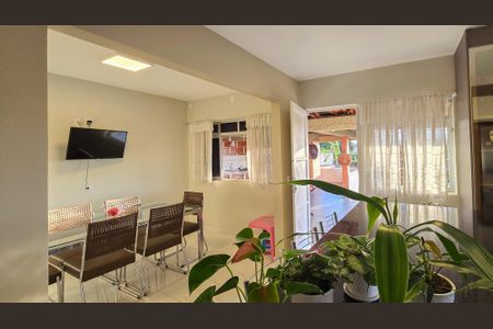 8_photo/94dce130d9.7954feb32d1ae247-ATLAS-dbff6370-16f6-4d5e-a9a3-5cf7d1baa911.jpg de casa à venda com 4 quartos, 313m² em Pilarzinho, Curitiba