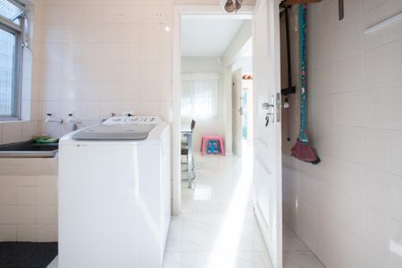 17_photo/94dce130d9.7954feb32d1ae247-ATLAS-e146128c-4e9c-4433-967a-111e79c45cda.jpg de casa à venda com 4 quartos, 313m² em Pilarzinho, Curitiba