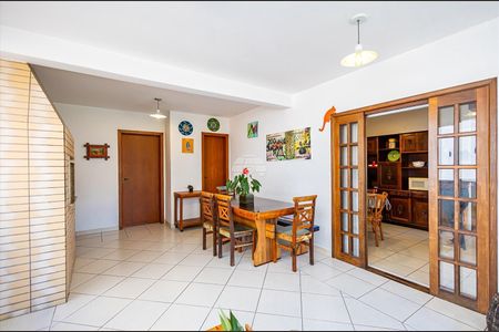 6_photo/94dce1338b.20b1407c08fdccdc-ATLAS-df8bae06-0cfd-4a63-98ad-bddc9e3c436a.jpg de casa à venda com 4 quartos, 344m² em Pilarzinho, Curitiba