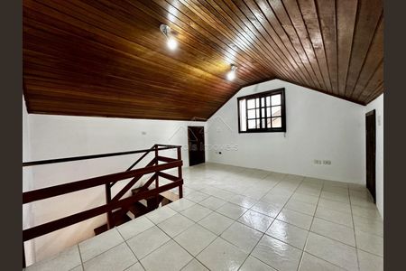 44_photo/94dce13413.c54b499e30a4c429-ATLAS-a02e2fcc-7fcf-496c-94f5-a000bfea4f7e.jpg de casa à venda com 3 quartos, 150m² em Pilarzinho, Curitiba