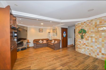 3_photo/94dce1360b.a435f80499c70eae-ATLAS-b355c49f-b724-4db2-a38a-ab253f2f0dcf.jpg de casa à venda com 3 quartos, 220m² em Pilarzinho, Curitiba