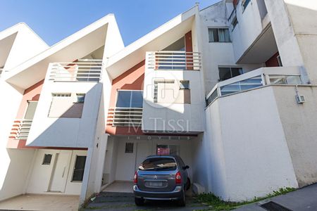 2_photo/94dce136e3.34beb6889ad9cd13-ATLAS-05ff68e5-b0eb-42f1-a3ac-323c4e5fa1be.jpg de casa de condomínio à venda com 3 quartos, 177m² em Pilarzinho, Curitiba