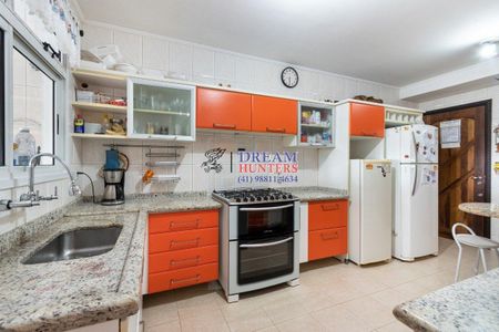 5_photo/94dce137cb.d6f7e7e263c7d5b5-ATLAS-66adc1c3-3aeb-410c-9cde-a371ee805f2a.jpg de casa à venda com 3 quartos, 185m² em Pilarzinho, Curitiba