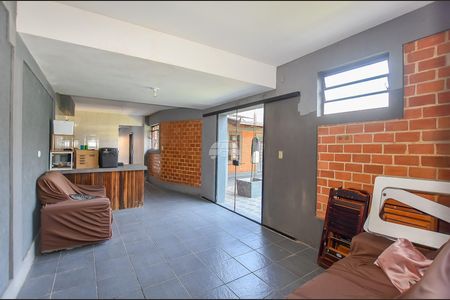 5_photo/94dce13811.e6f02a1e96aef2b1-ATLAS-27de1036-2f92-4a4e-83ce-e91d0fc7b54a.jpg de casa à venda com 3 quartos, 280m² em Pilarzinho, Curitiba