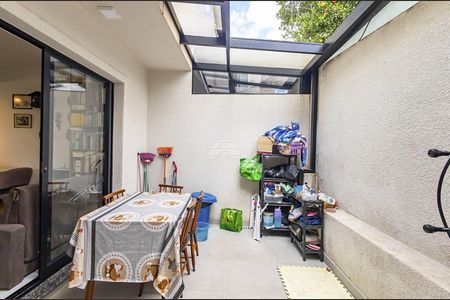 18_photo/94dce13f77.c179c9b7603fa8b1-ATLAS-1cee2dfc-70a4-4fd3-bfd2-77ad1bb23978.jpg de casa à venda com 3 quartos, 170m² em Vista Alegre, Curitiba