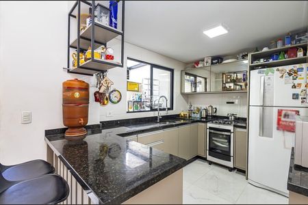 12_photo/94dce13f77.c179c9b7603fa8b1-ATLAS-30d265cb-e84c-411e-800e-4257d36efbc1.jpg de casa à venda com 3 quartos, 170m² em Vista Alegre, Curitiba