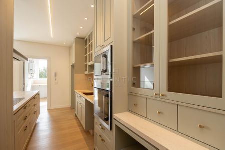 28_photo/94dce14123.43702d55e2e76f22-ATLAS-1f7f0509-6106-426c-a9c7-eb5a1d0196ea.jpg de casa à venda com 3 quartos, 235m² em Vista Alegre, Curitiba