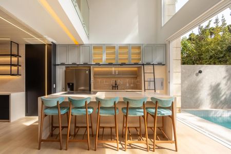 6_photo/94dce14123.43702d55e2e76f22-ATLAS-1fb21e0f-a42d-459c-a8e7-ae626041328c.jpg de casa à venda com 3 quartos, 235m² em Vista Alegre, Curitiba