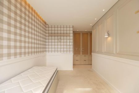 44_photo/94dce14123.43702d55e2e76f22-ATLAS-5c58eb79-49ef-48f2-8611-e54007d18066.jpg de casa à venda com 3 quartos, 235m² em Vista Alegre, Curitiba