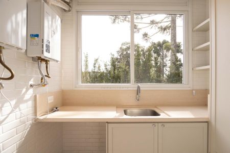 30_photo/94dce14123.43702d55e2e76f22-ATLAS-8d303783-49e0-4895-8b5e-63e41b1bf3ad.jpg de casa à venda com 3 quartos, 235m² em Vista Alegre, Curitiba