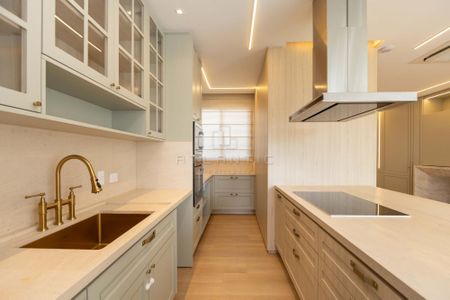 27_photo/94dce14123.43702d55e2e76f22-ATLAS-b1ddb7a9-2893-49fd-8c31-0b80f3df453b.jpg de casa à venda com 3 quartos, 235m² em Vista Alegre, Curitiba