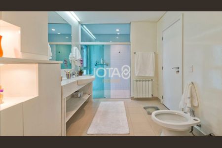 43_photo/94dce141a9.99f0bcddda79e2e7-ATLAS-f19d19cb-a229-49c7-b43f-0a9ecbc9c1da.jpg de casa para alugar com 0 quarto, 793m² em Vista Alegre, Curitiba