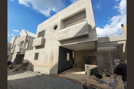 5_photo/94dce14335.f71c3ffd0dd0231d-ATLAS-0c6a52f0-e095-4790-84e3-97e2b4a16e09.jpg de casa à venda com 3 quartos, 138m² em Vista Alegre, Curitiba