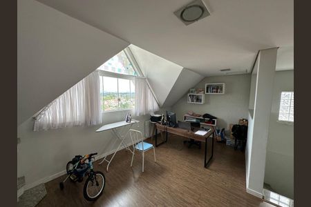 25_photo/94dce14371.98b2df3b8d936f6f-ATLAS-02114859-c446-4c4e-a784-116eeb88bd9d.jpg de casa à venda com 4 quartos, 180m² em Vista Alegre, Curitiba