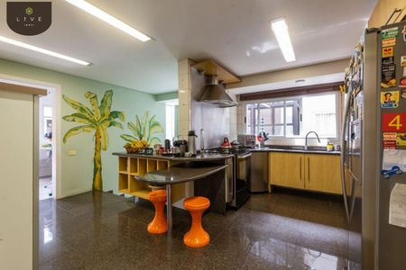 22_photo/94dce1441d.d41ccc6539b5b4b0-ATLAS-b2524edc-9e4f-4a7b-b625-e5a704b14657.jpg de casa para alugar com 4 quartos, 448m² em Vista Alegre, Curitiba