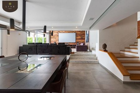 7_photo/94dce1441d.d41ccc6539b5b4b0-ATLAS-fa44efe7-8ad0-4aa5-bd36-bb3f6f8fb8d7.jpg de casa para alugar com 4 quartos, 448m² em Vista Alegre, Curitiba