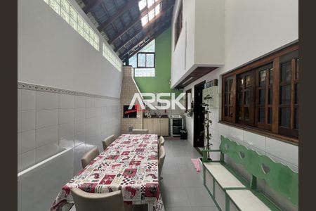 7_photo/94dce14b4f.d178c74dd5507b20-ATLAS-30d4dcf0-d6c0-4205-b981-3fe51b48db0c.jpg de casa à venda com 3 quartos, 184m² em Pilarzinho, Curitiba