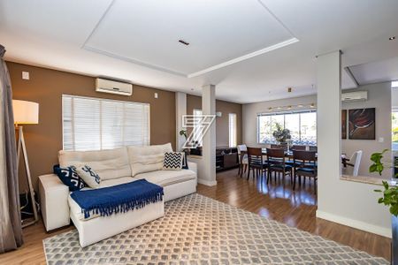 4_photo/94dce14b89.09000a4fa51e2841-ATLAS-143d2faa-bfbb-41f7-811a-fedcd06ba4d5.jpg de casa à venda com 4 quartos, 275m² em Vista Alegre, Curitiba