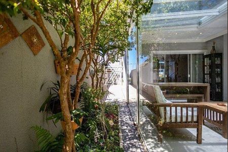 26_photo/94dce14b89.09000a4fa51e2841-ATLAS-aec97217-e20b-44bd-8133-809fdfd07d49.jpg de casa à venda com 4 quartos, 275m² em Vista Alegre, Curitiba