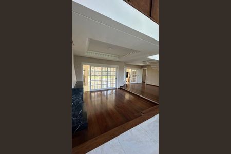 2_photo/94dce14c8f.958ab4e2955fd321-ATLAS-04af948e-4db9-4851-9300-4c274b466eef.jpg de casa à venda com 0 quarto, 382m² em Vista Alegre, Curitiba