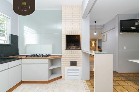 10_photo/94dce14c91.2a17df7df6ae08cb-ATLAS-b688ca5c-b8c0-432b-87f8-2e1934f2e1a0.jpg de casa à venda com 5 quartos, 277m² em Vista Alegre, Curitiba