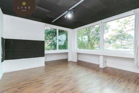 28_photo/94dce14c91.2a17df7df6ae08cb-ATLAS-e480efdf-de85-4a93-afd2-71fe0f9a0550.jpg de casa à venda com 5 quartos, 277m² em Vista Alegre, Curitiba