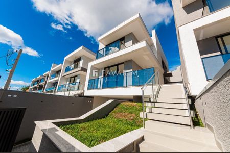 5_photo/94dce14d19.1bb529b01f5e602e-ATLAS-3916faef-d658-41e1-8a34-eed76faa2f14.jpg de casa à venda com 4 quartos, 245m² em Vista Alegre, Curitiba