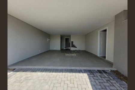 6_photo/94dce14d19.b538591a28bdcc2f-ATLAS-151b3db0-c8be-462a-a9d0-073544e2e101.jpg de casa à venda com 4 quartos, 247m² em Vista Alegre, Curitiba