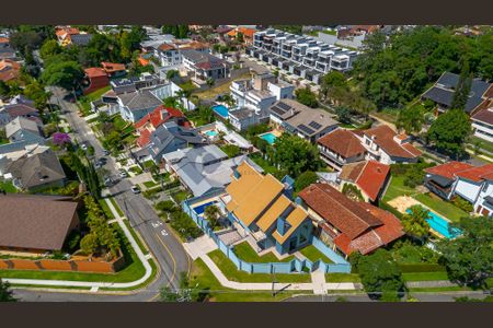 8_photo/94dce14d27.ab9d896be0e39e09-ATLAS-2ea10ce7-3210-438a-a437-464aef99a5c1.jpg de casa à venda com 5 quartos, 612m² em Vista Alegre, Curitiba