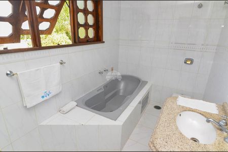 30_photo/94dce14d61.b9011c6352d0a570-ATLAS-d19dbbae-e6b7-4fa9-8921-1021e1091846.jpg de casa à venda com 4 quartos, 400m² em Vista Alegre, Curitiba