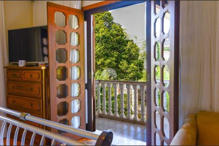 31_photo/94dce14d61.b9011c6352d0a570-ATLAS-e52c0c1c-83eb-4757-bbce-d32998efdd6c.jpg de casa à venda com 4 quartos, 400m² em Vista Alegre, Curitiba