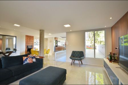 10_photo/94dce14e17.1d0d827e26d2d819-ATLAS-3be6adfc-5ad9-4cd4-aa63-7c568236dde5.jpg de casa à venda com 3 quartos, 204m² em Vista Alegre, Curitiba