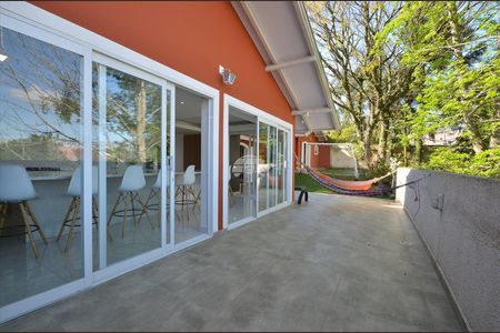 30_photo/94dce14e17.1d0d827e26d2d819-ATLAS-88ef2c9a-2aa8-41e3-bfa7-8d4697002658.jpg de casa à venda com 3 quartos, 204m² em Vista Alegre, Curitiba