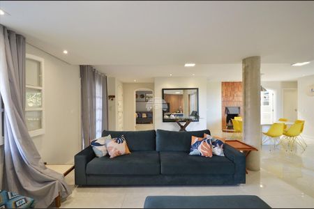 4_photo/94dce14e17.1d0d827e26d2d819-ATLAS-aaa2010a-e4a1-4006-b979-bacb1e899a82.jpg de casa à venda com 3 quartos, 204m² em Vista Alegre, Curitiba