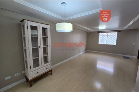 4_photo/94dce14f0d.873c8b8e47666640-ATLAS-a2562c01-dcd3-43eb-b327-0c44ee60387b.jpg de casa para alugar com 3 quartos, 147m² em Vista Alegre, Curitiba