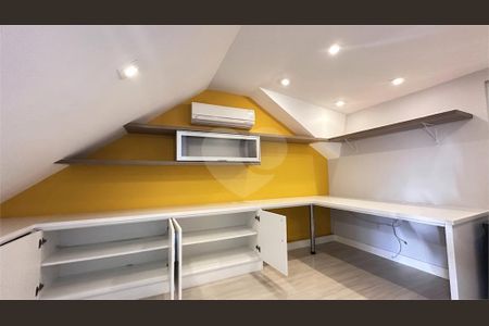 18_photo/94dce14f13.1463d70521bc8e9f-ATLAS-dd4edee7-d14e-4500-b9e3-1a36865c4d04.jpg de casa à venda com 4 quartos, 155m² em Vista Alegre, Curitiba